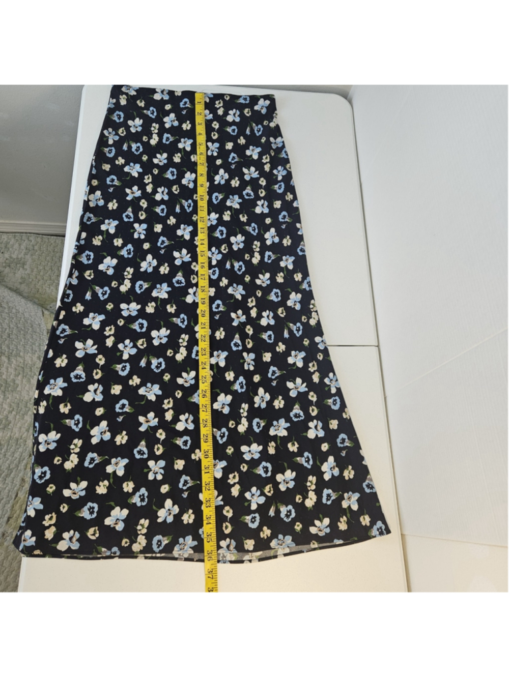 Veronica Beard Clover Floral Silk Blend Midi Skirt Size 4 Navy Luxury Silky - Picture 14 of 15